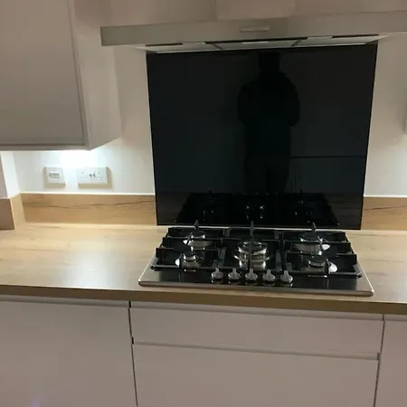 Brand New Entire 4 Bed House Multiple Free Parking Early Check-In Late Check- Out Allowed South Ockendon Exterior photo