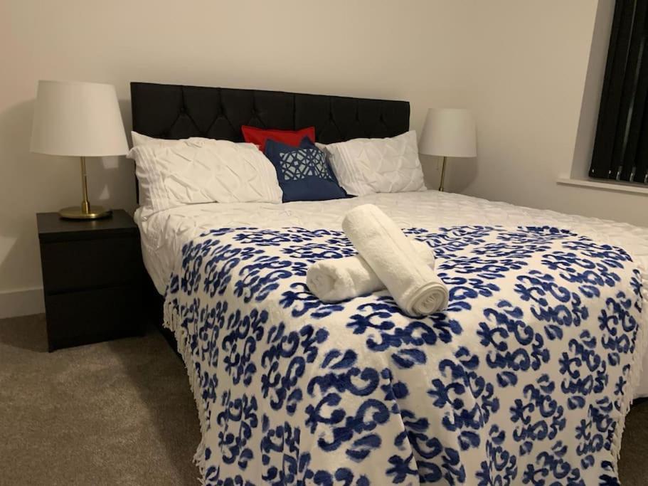 Holiday home Brand New Entire 4 Bed House Multiple Free Parking Early Check-in Late Check- Out Allowed