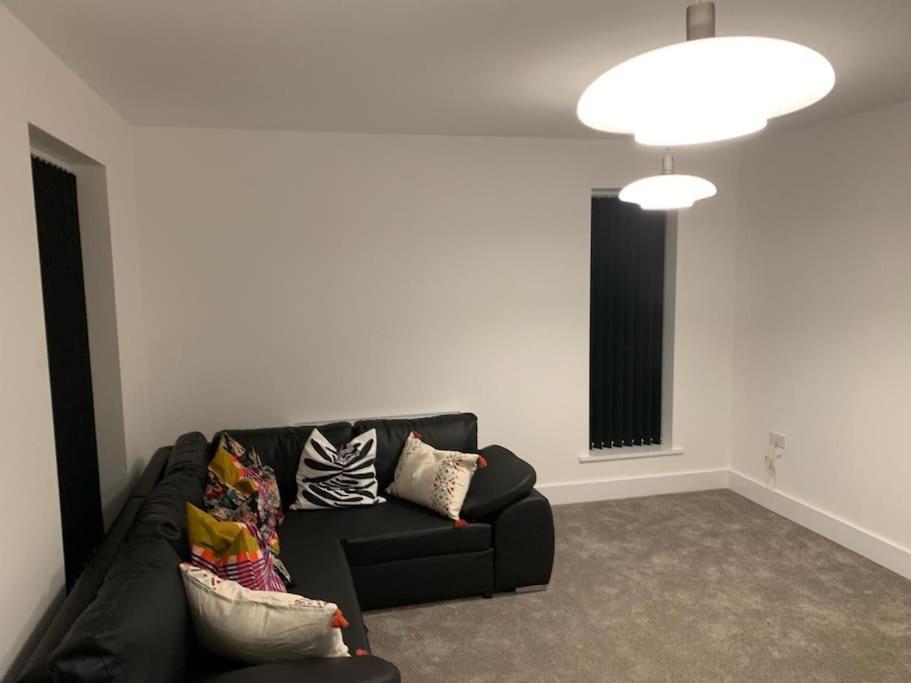 Holiday home Brand New Entire 4 Bed House Multiple Free Parking Early Check-in Late Check- Out Allowed *